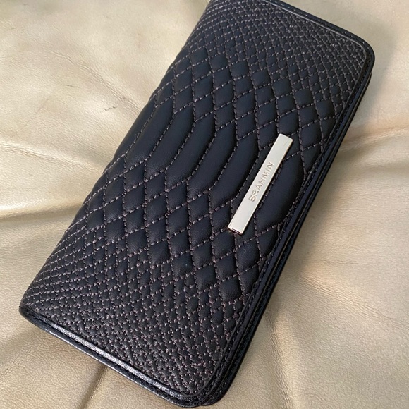 NWOT Brahmin RARE Black Lorrell Ady Wallet Quilted Leather HTF - Picture 1 of 8
